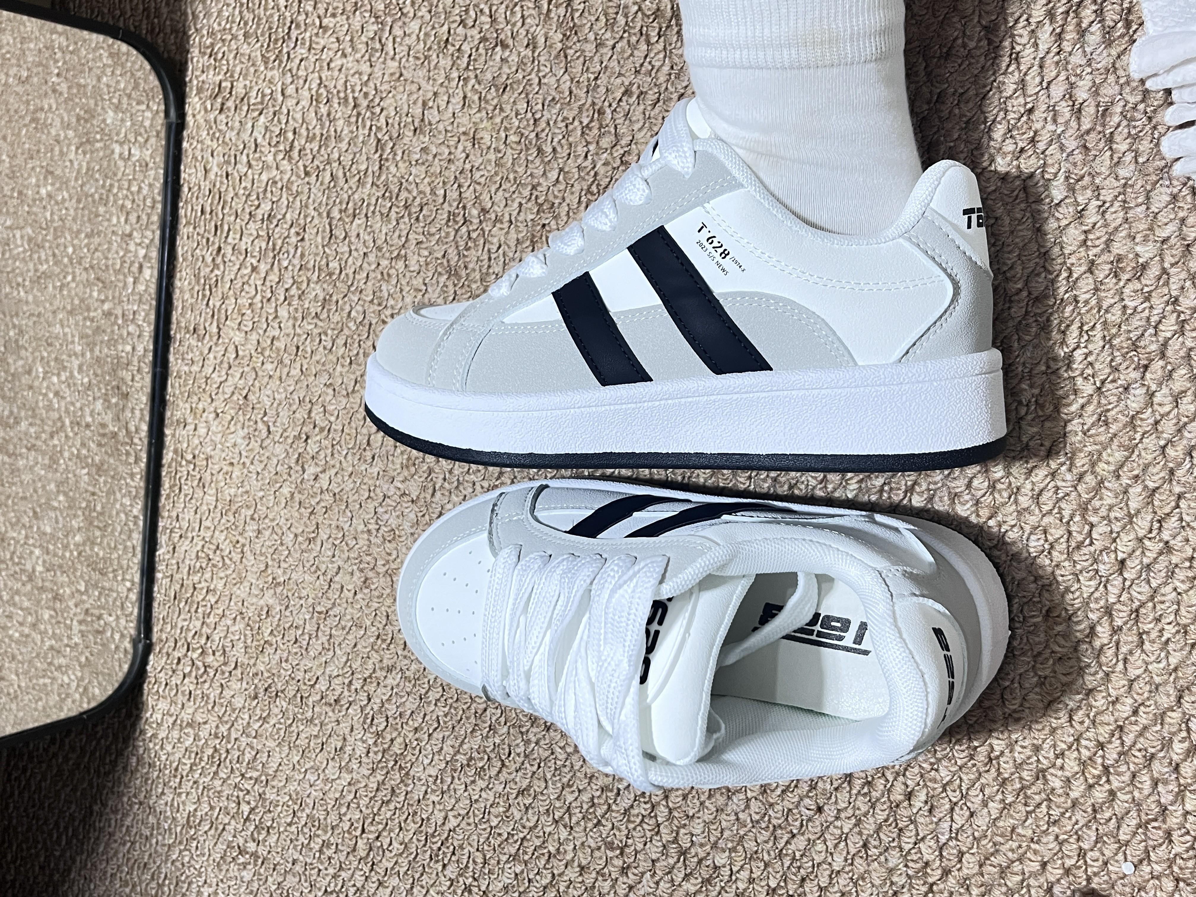 日常百搭王✨adidas WCARD ADV亮白黑灰休闲板鞋,上脚巨舒服